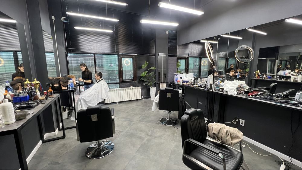 Сдам кресло  в Аренду в мес(100тыщ) район байтурсынова Барбершоп