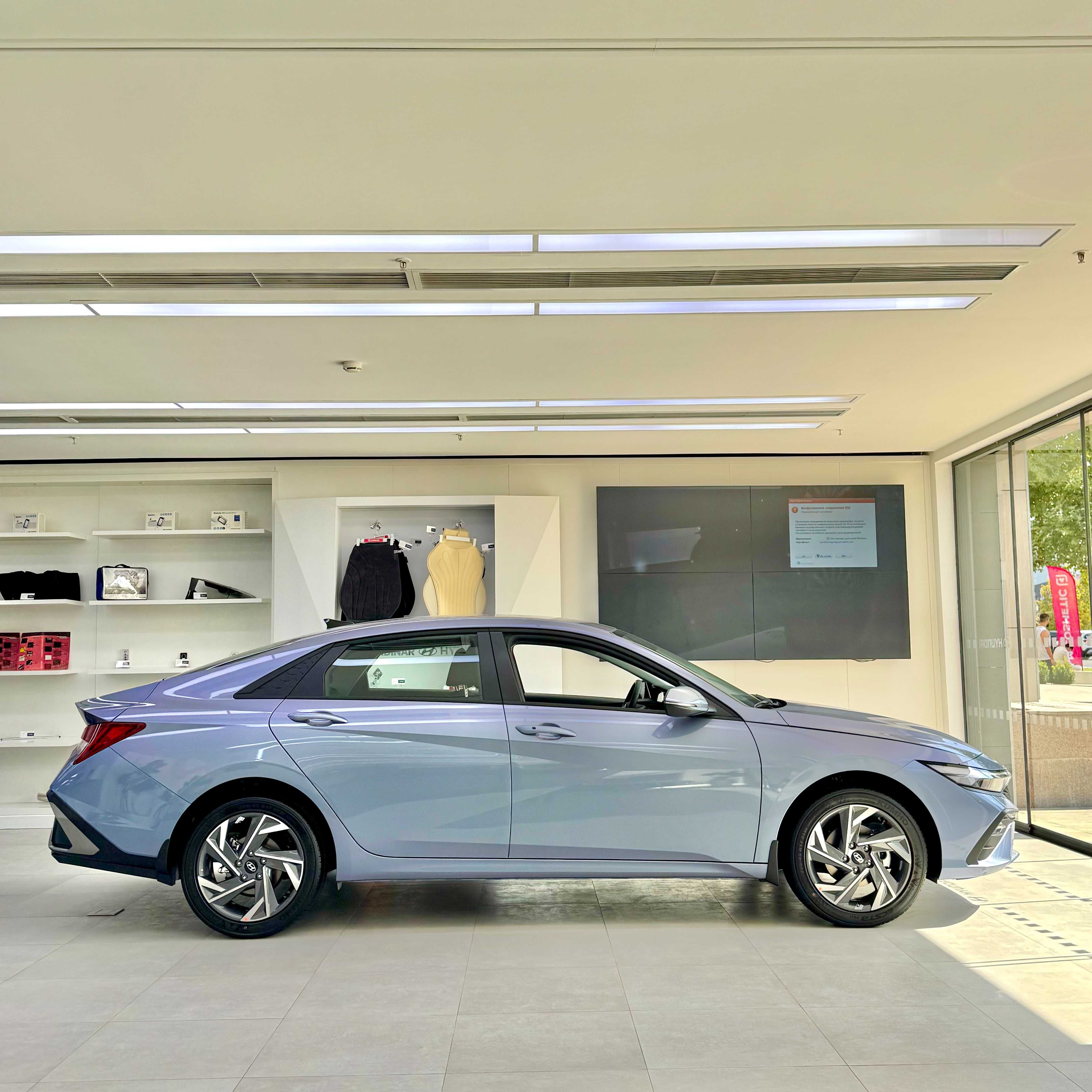 Hyundai Elantra Elegance Plus 2025