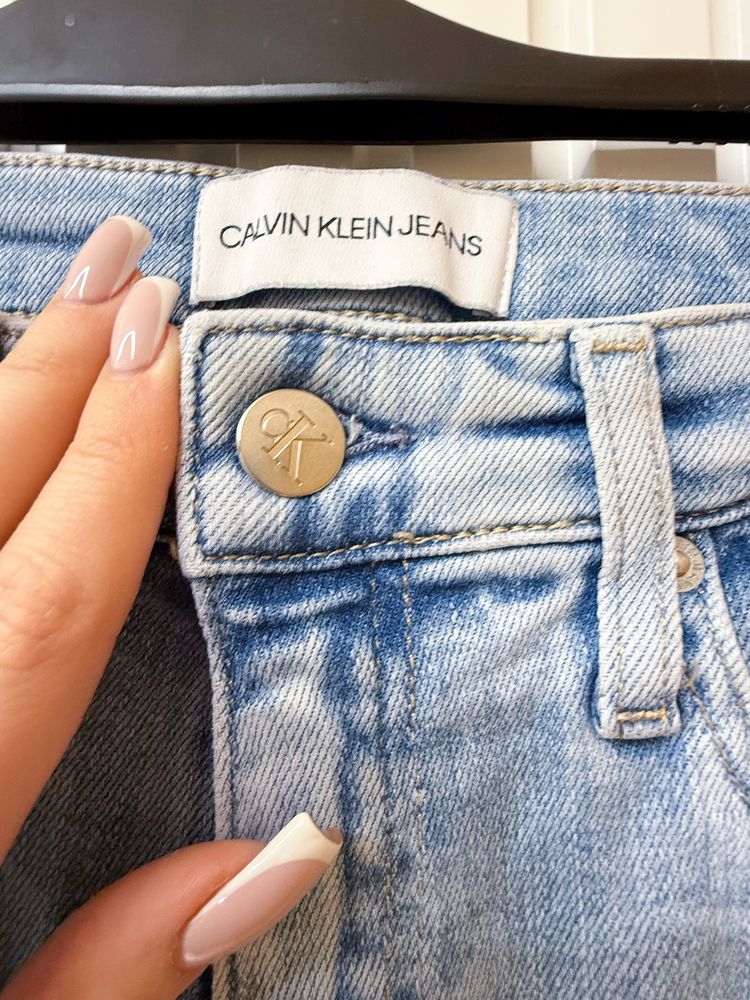 Дънки light wash на Calvin Klain Jeans
