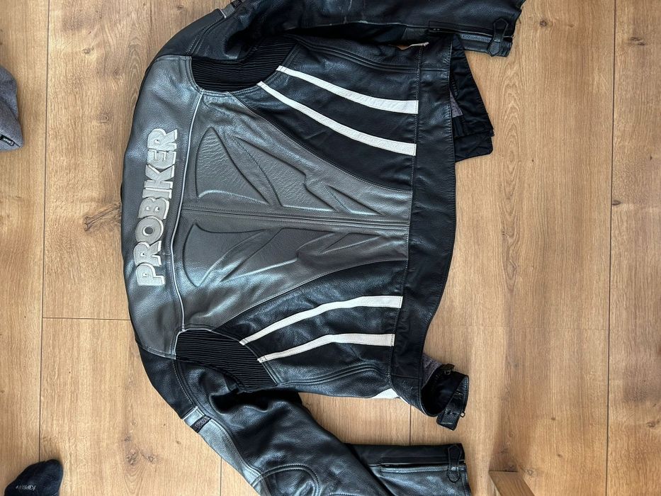 Vând geacă moto piele naturala