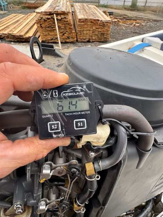 Моторна лодка picton