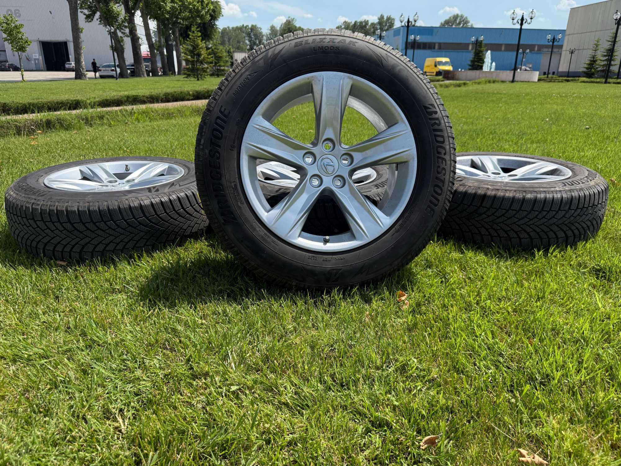 18" Оригинални джанти с гуми Lexus RX