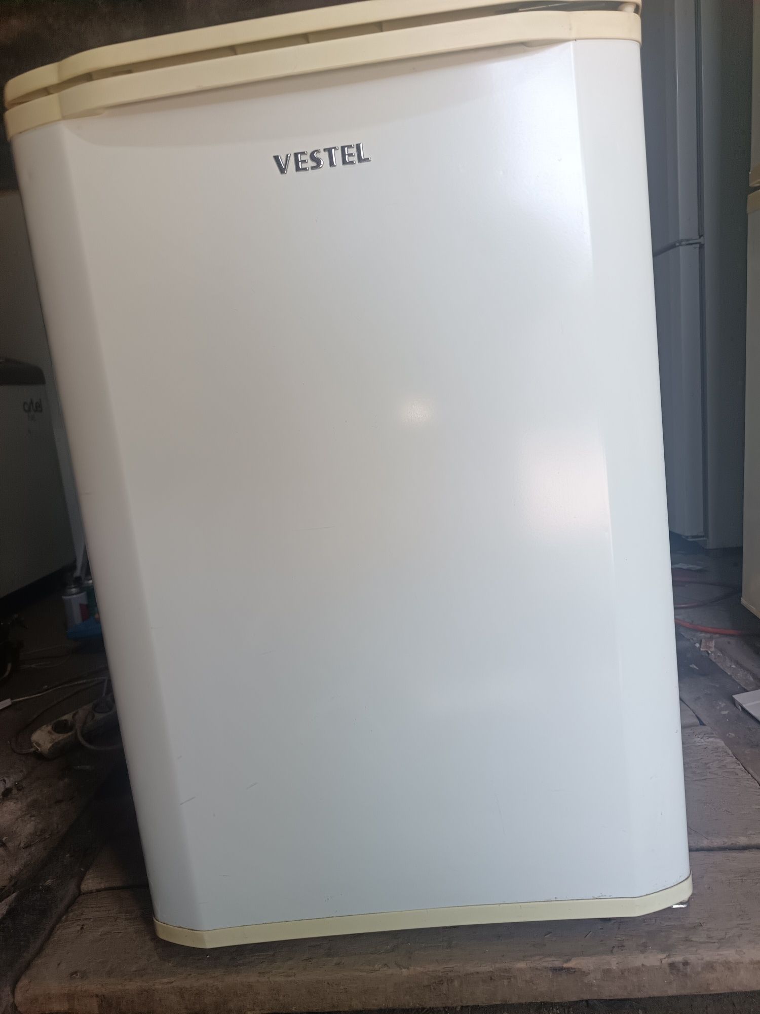 Продам морозильник VESTEL