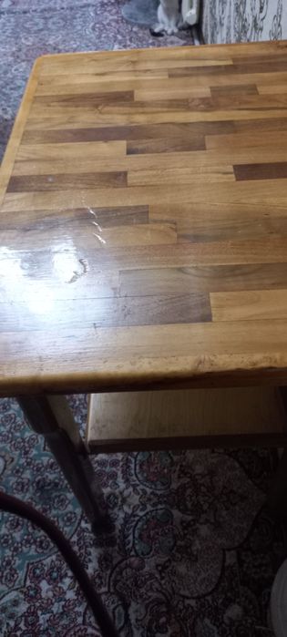 Продается стол,бу,дерево