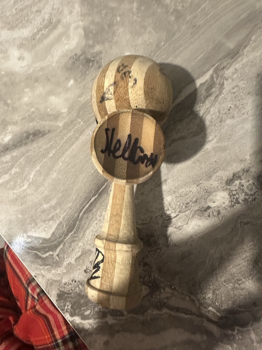 Kendama semnata de Xremus si azteca si dana