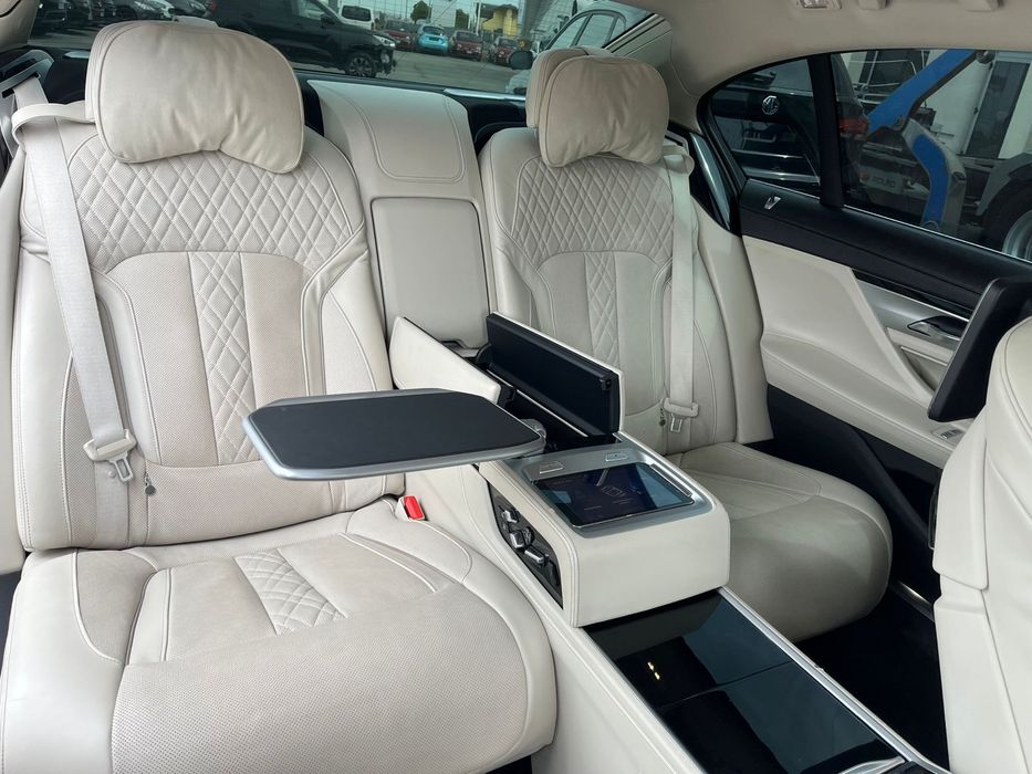 Bmw seria 750Li xDrive / President Long Individual / Sky Lounge