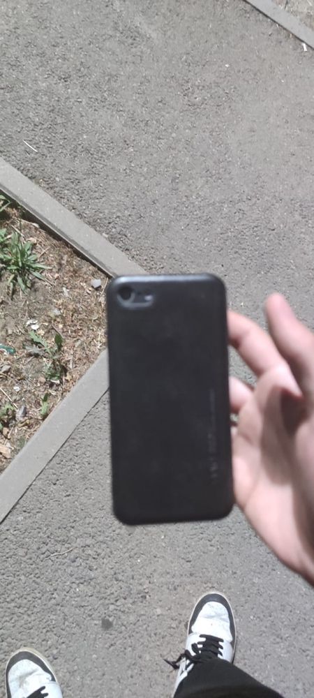 СРОЧНО продам Iphone se 2020 в идеальном состоянии