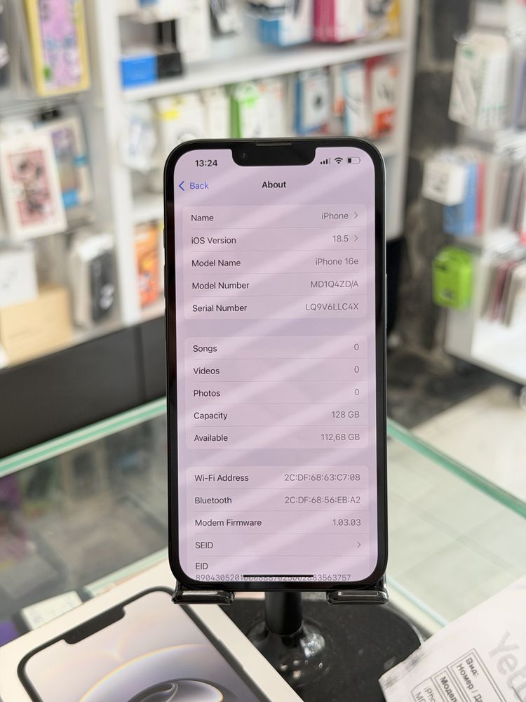 Apple iPhone 16e 128GB Black