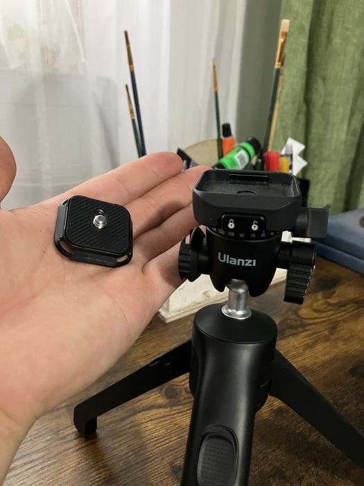 Joc Ulanzi TT38, Mini Trepied Click Open Vlogging