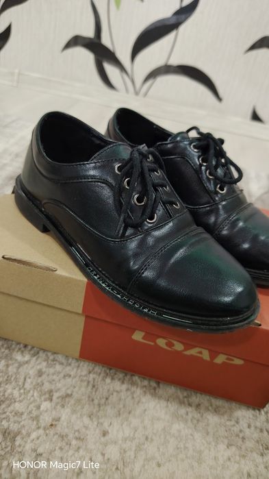 Pantofi negrii unisex mărimea 35,interior 21,5