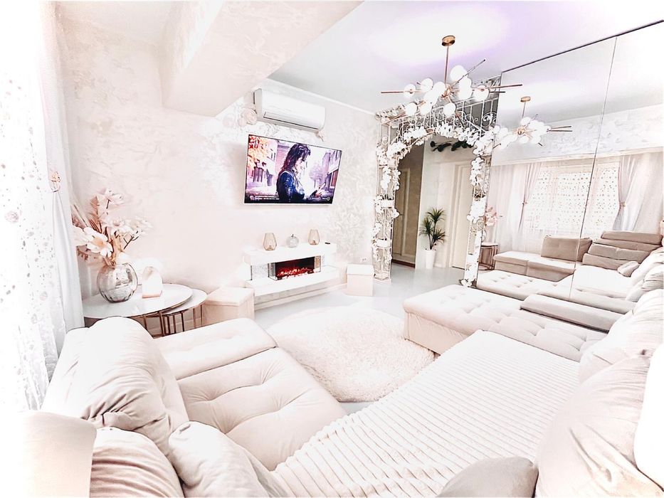 Vand apartament 3 camere, decomandat zona tatarasi.