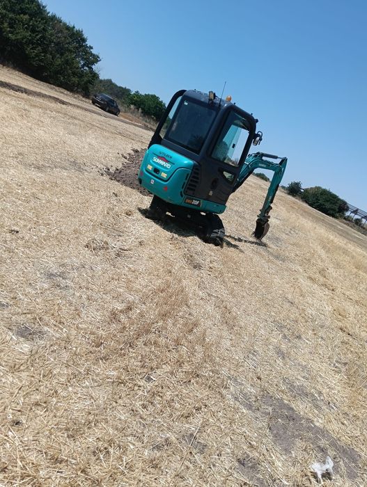Miniexcavator sunward