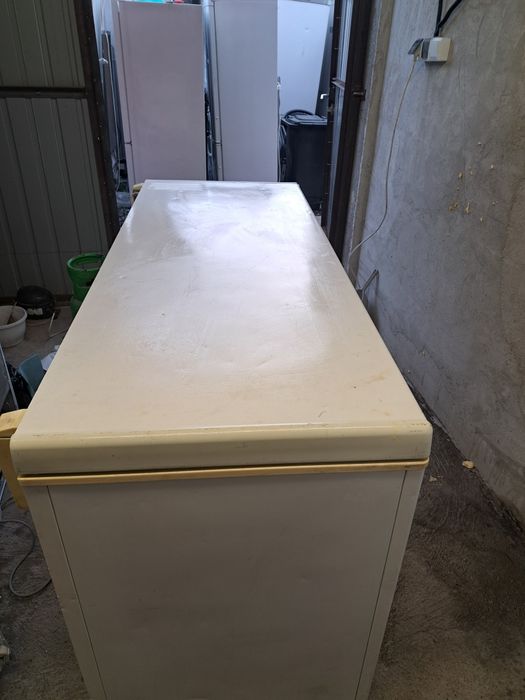 Vând  lada  mare indesit