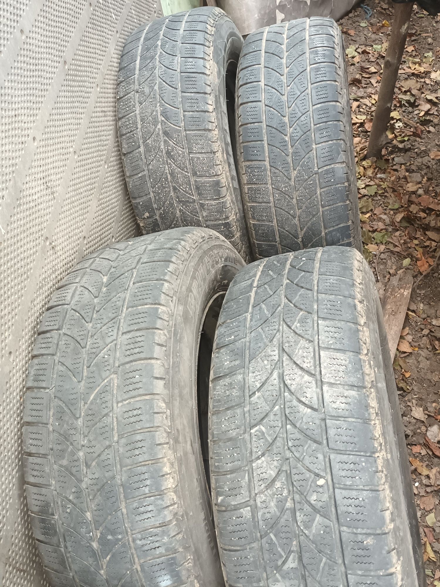 Vând set de cauciucuri MS 215/65 R16 C