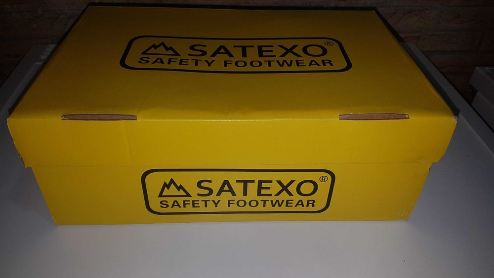 НОВИ Работни обувки със метално бомбе и подметка