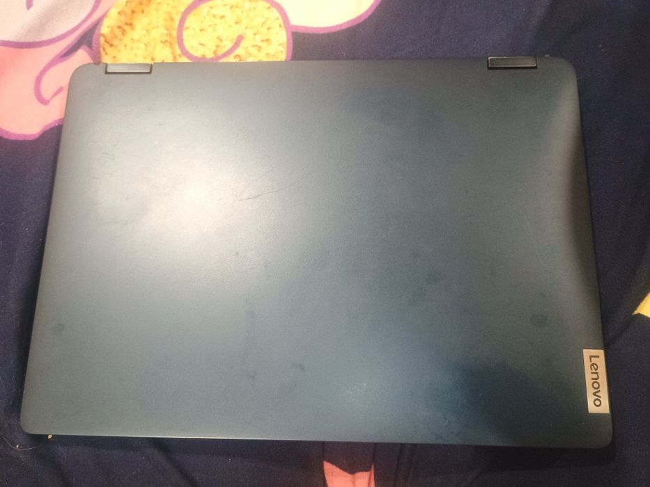 Lenovo IdeaPad Flex 5 14ABR8 - Type 82XX in garanție