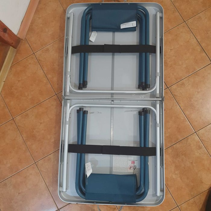 Masa cu 4 scaune quechua