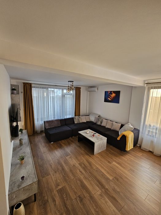 Canapea si mobilier living/sufragerie