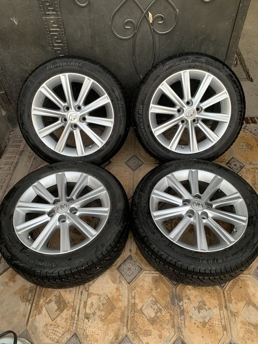 Диски r17 Камри 50 оригинал с зимними шинами 215х55х17 обмен есть
