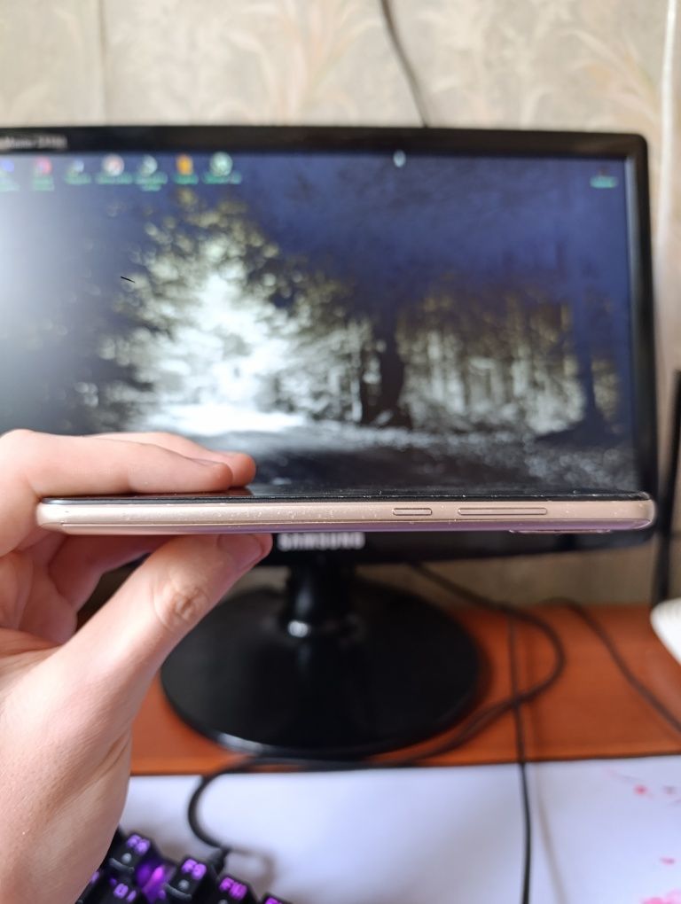 Продаю Redmi 6 Pro 4/32 полностью рабочий на запчасти