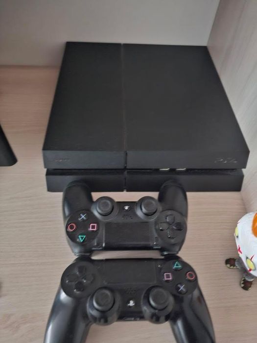 Vând Ps4 slim 500GB