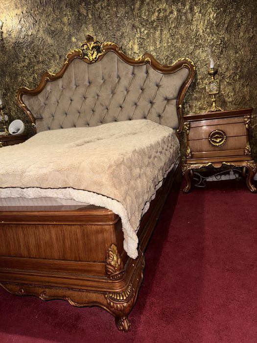 Луксозна спалня с две нощни шкафчета + матрак