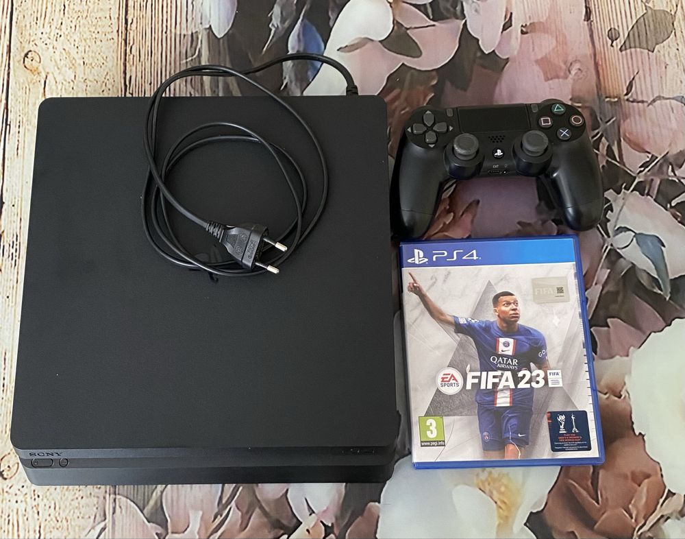 продава се много запазен  ps4