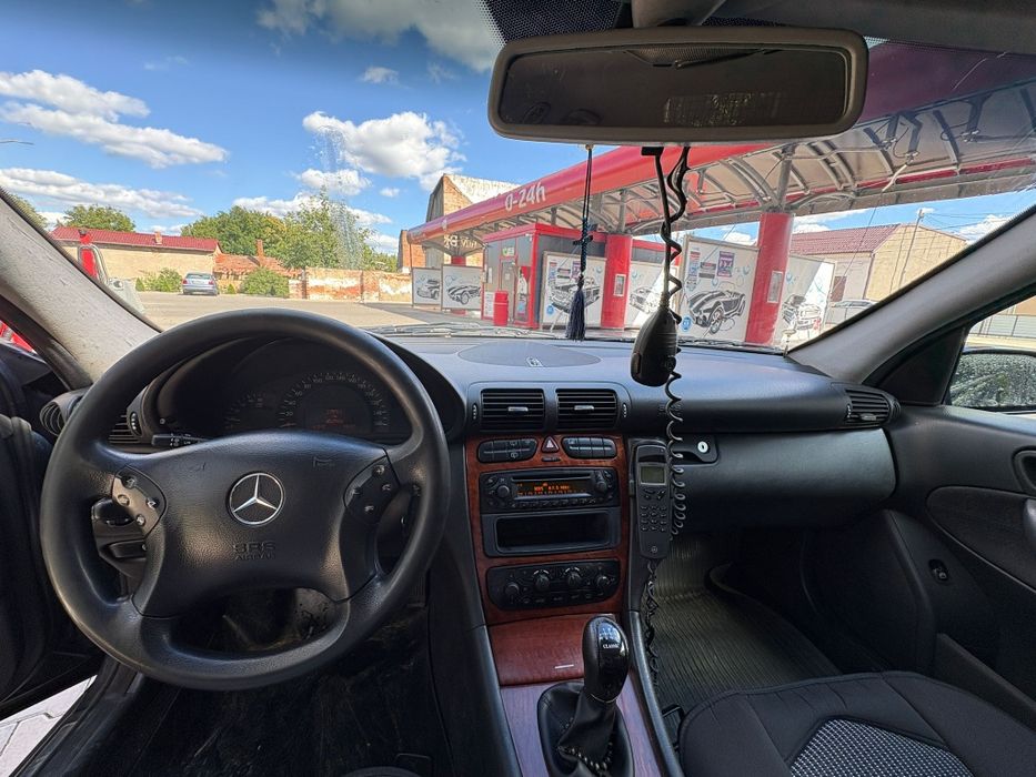 Mercedes benz C200