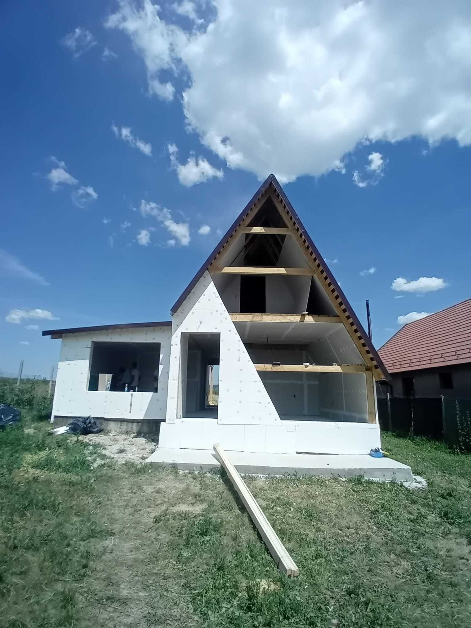 Casa, garaje auto pe structura metalica si panou sandwich termoizolant