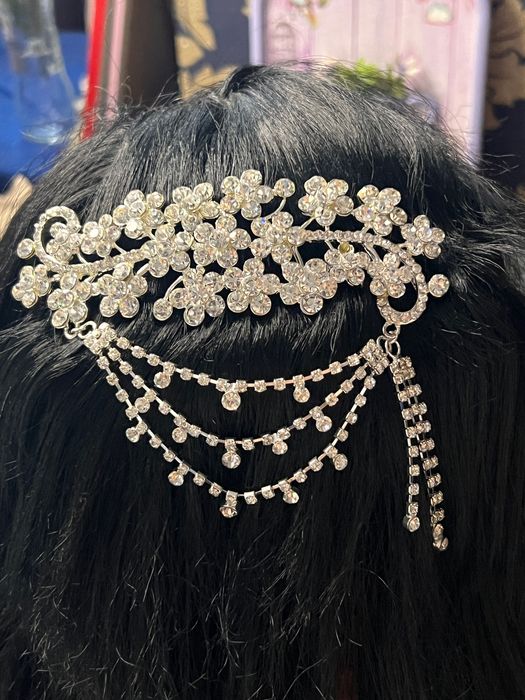 Accesoriu par cu pieptane