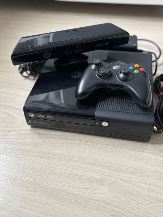 Xbox 360 E, modat, mantea originala, 320gb, Kinect