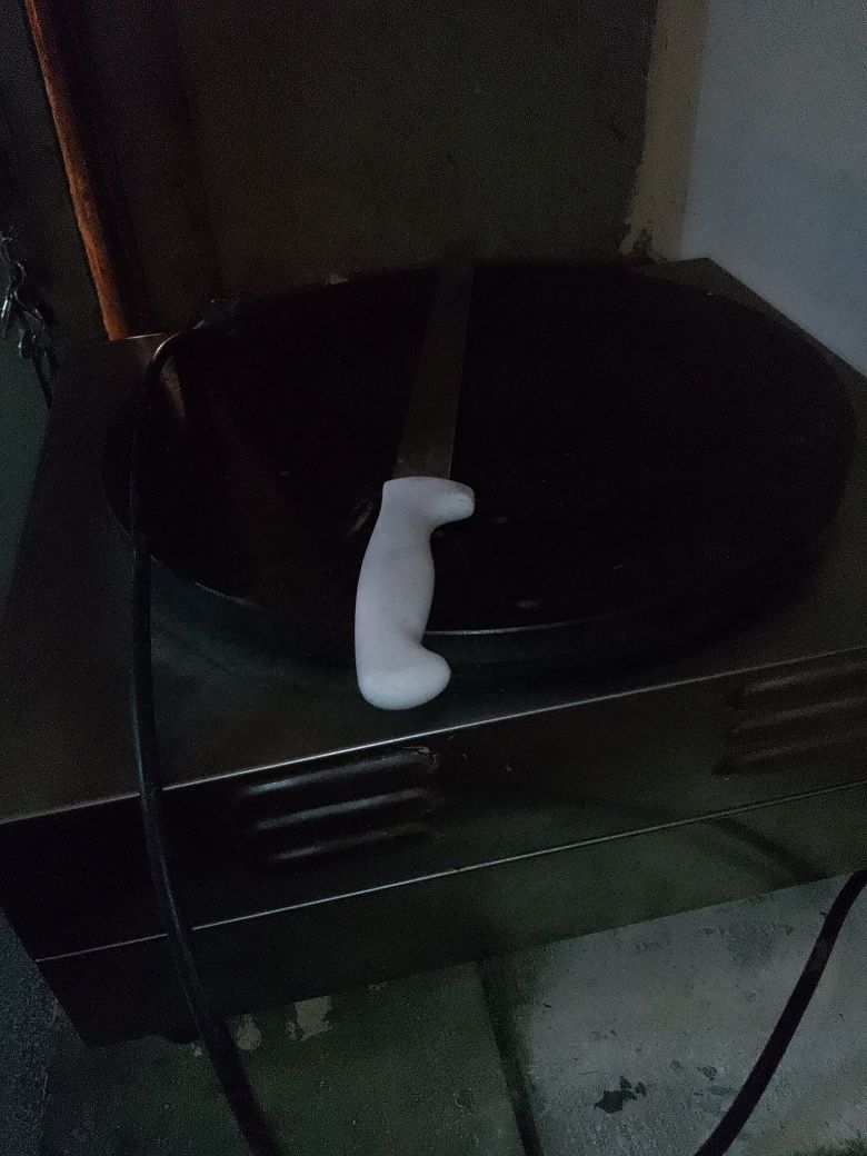 Котлон,за палачинки,на ток не е ползван