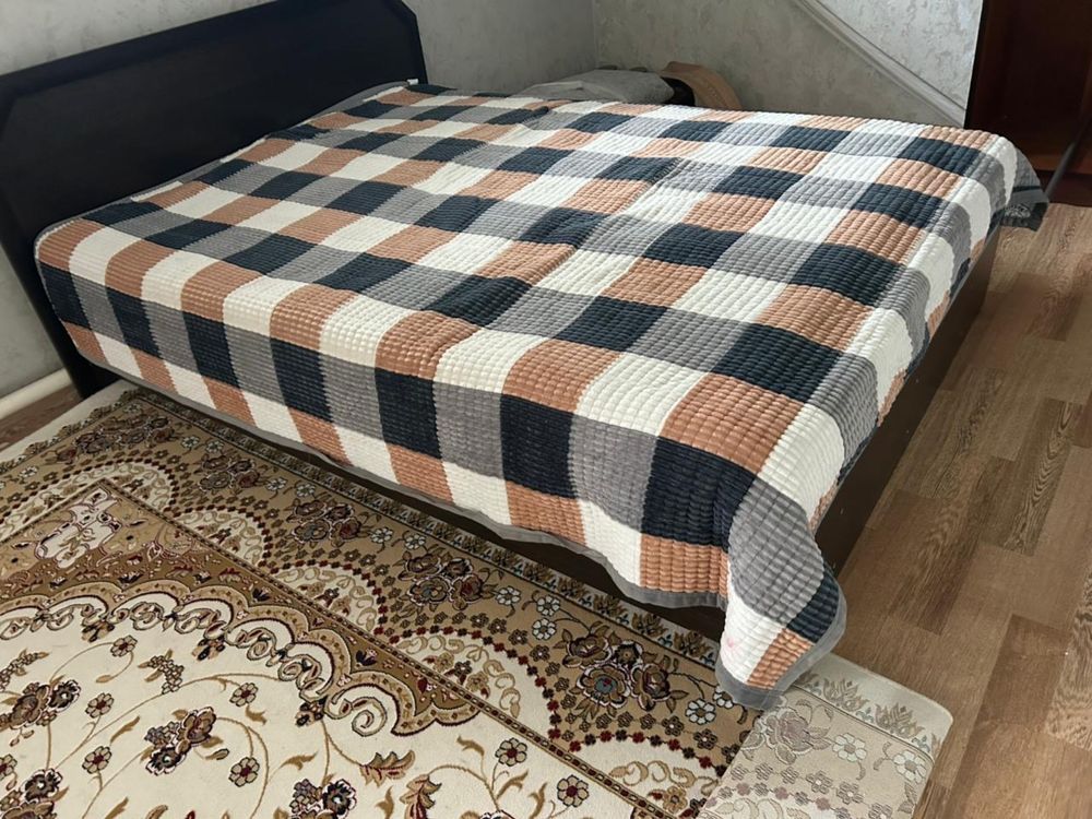 Продам 2 х спальную кровать