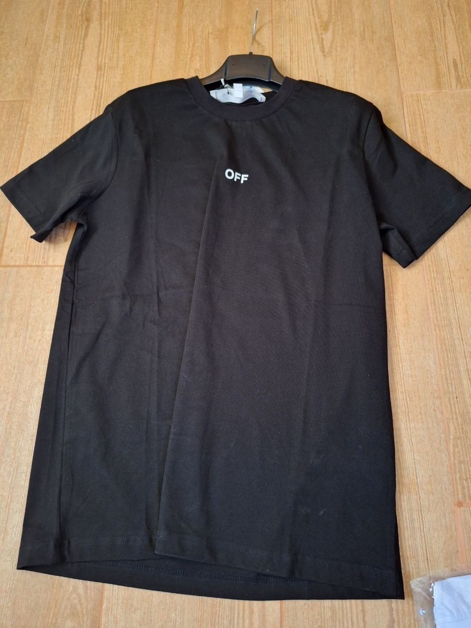 Tricou off white D