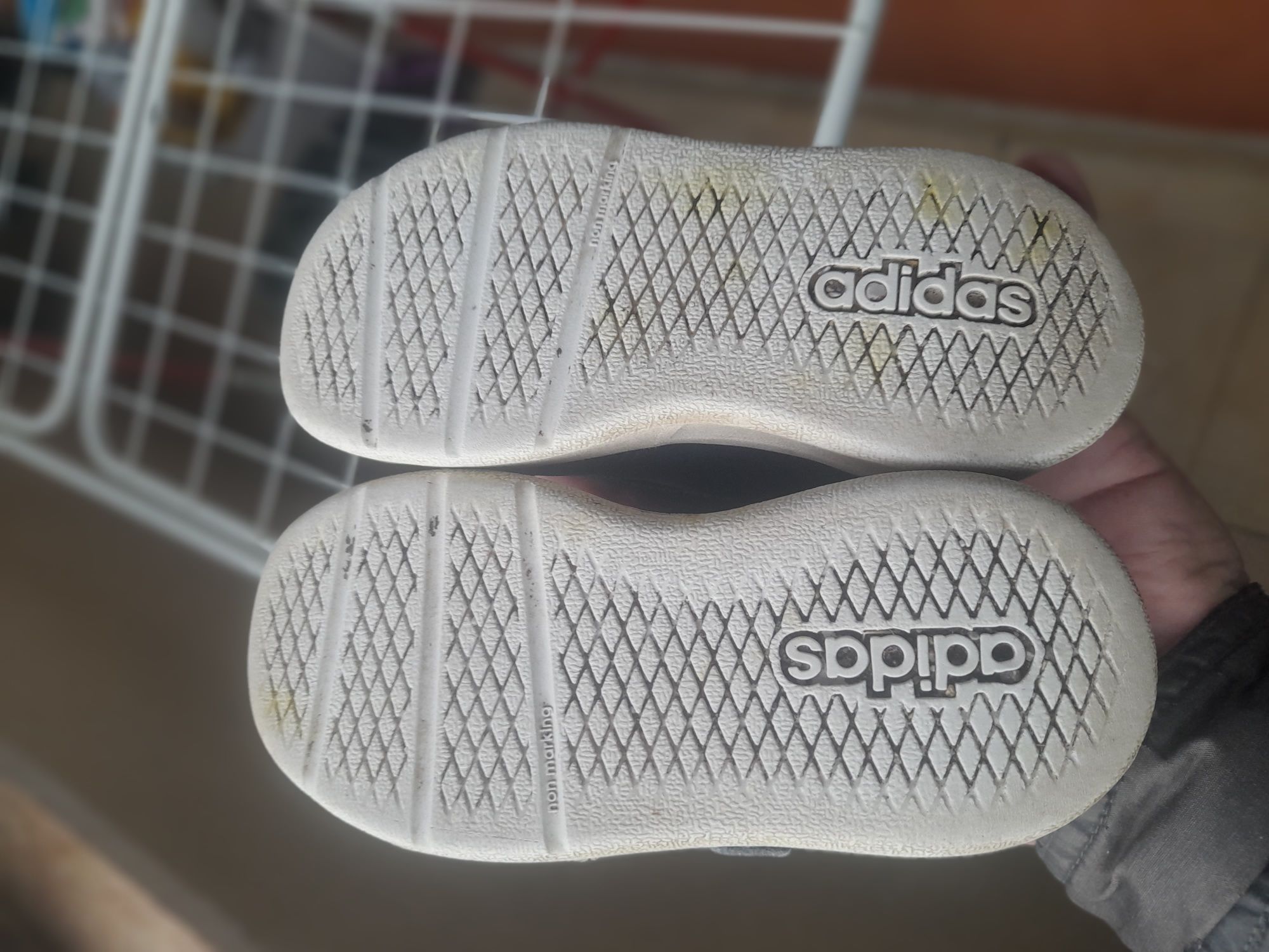 Маратонки Adidas  Размер 24