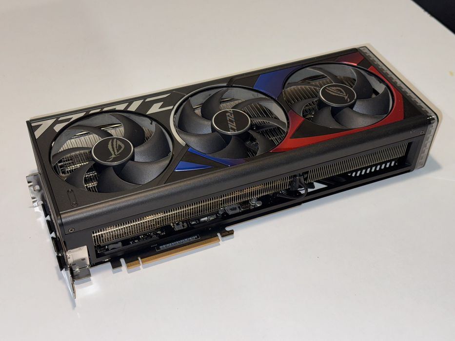 Placa Video Asus Rog Strix RTX 4090 OC Edition 24 GB