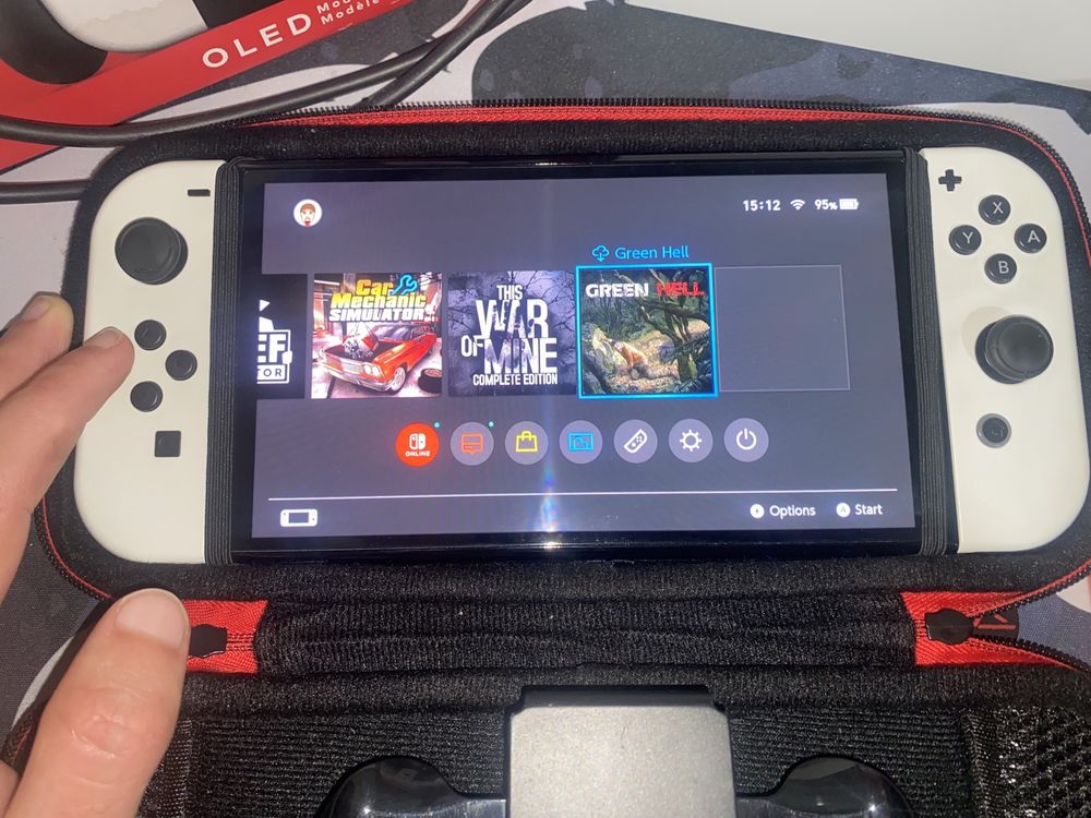 Nintendo Switch OLED white с 12 игри и твърд калъф