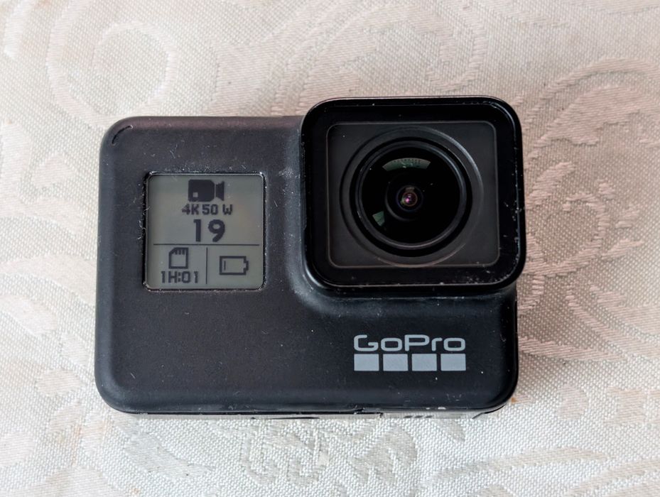 GoPro 7 Black - stare foarte bună, în cutie cu accesorii originale