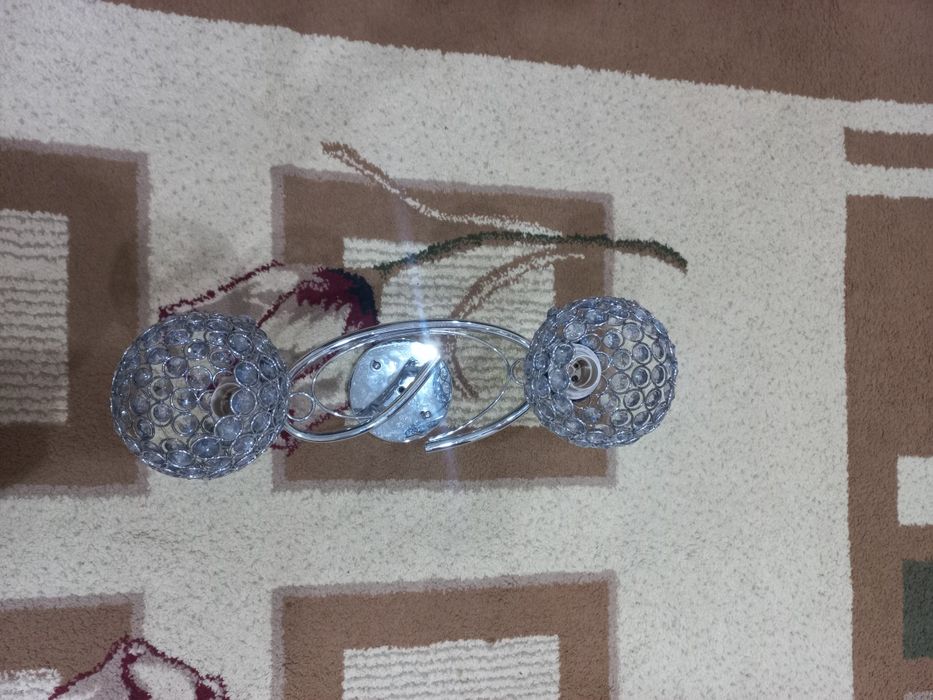 Продам люстру двухрожковую