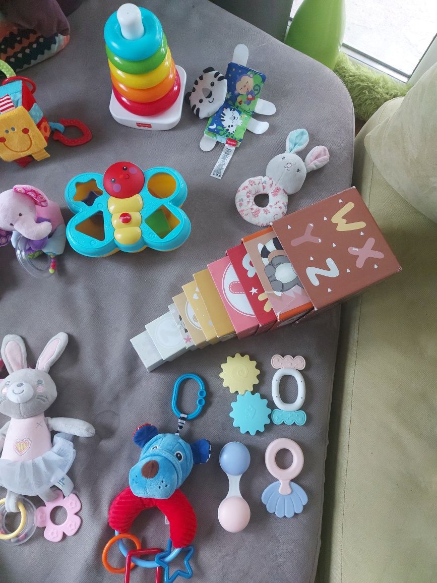 Играчки и дрънкалки за малки принцеси