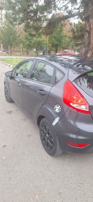 Vând Ford fiesta