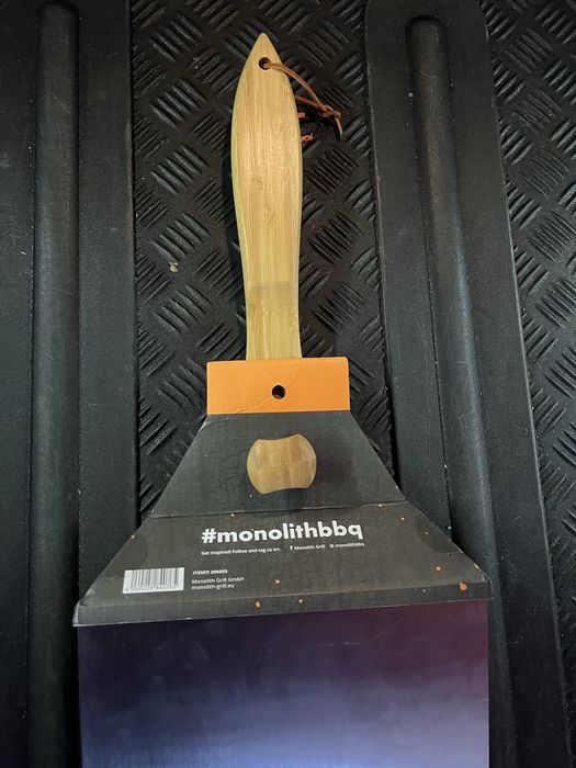 Paletă pentru pizza Monolith – oțel inox + mâner bambus