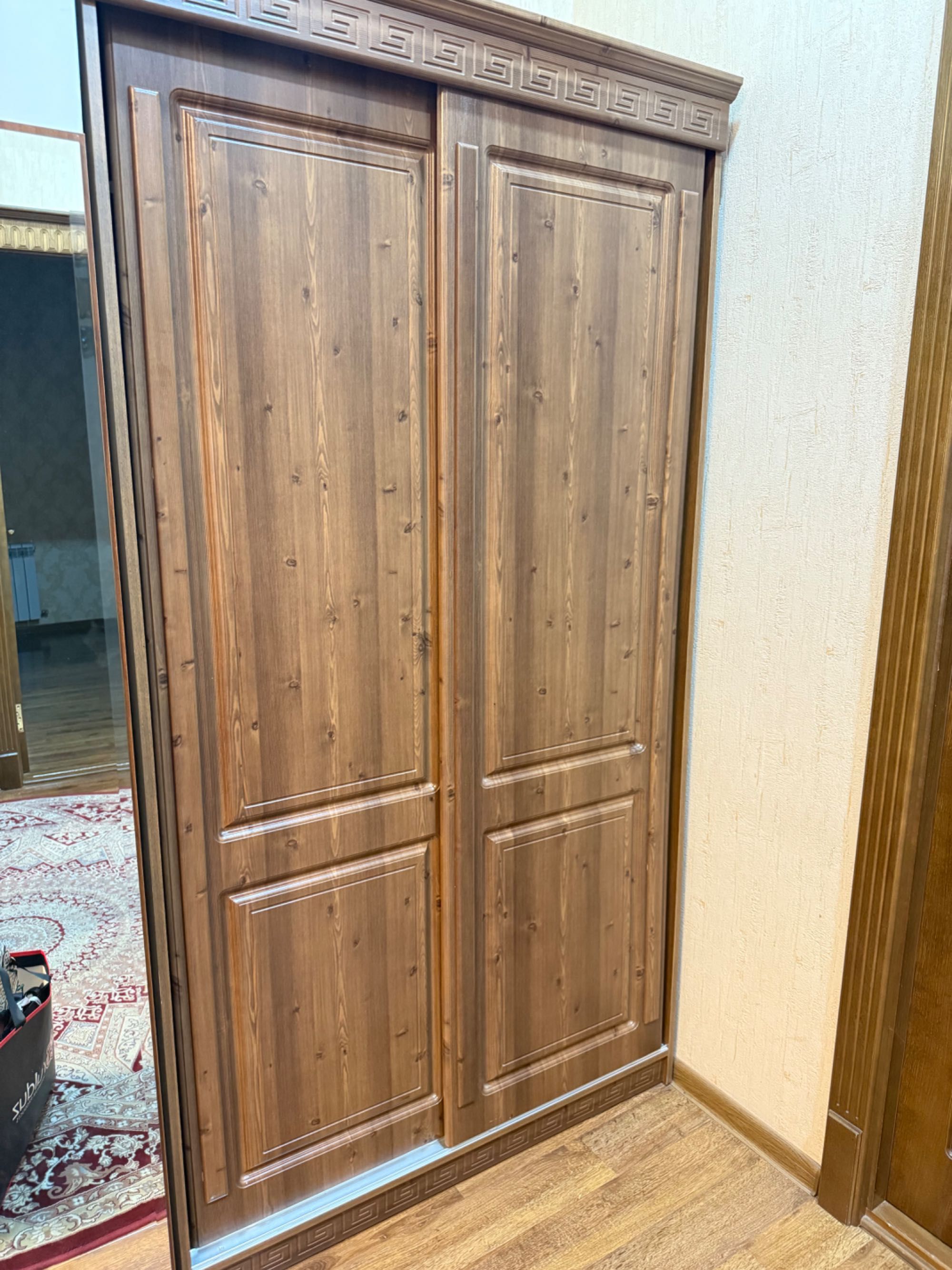 Шкаф для  прихожей угловой