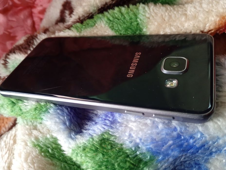 Samsung A3 telefon mobil