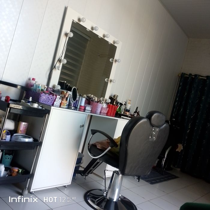 Salon mebil sotiladi