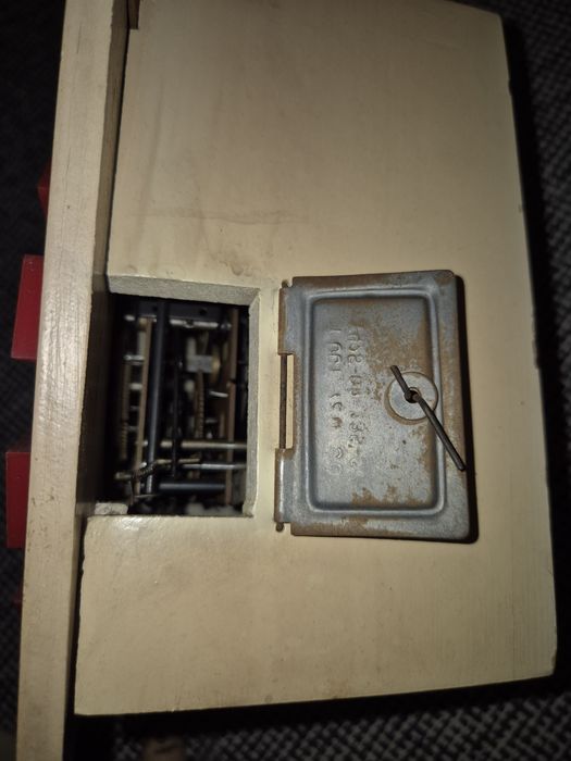 Ceas cu pendul si cuc Majak de colectie