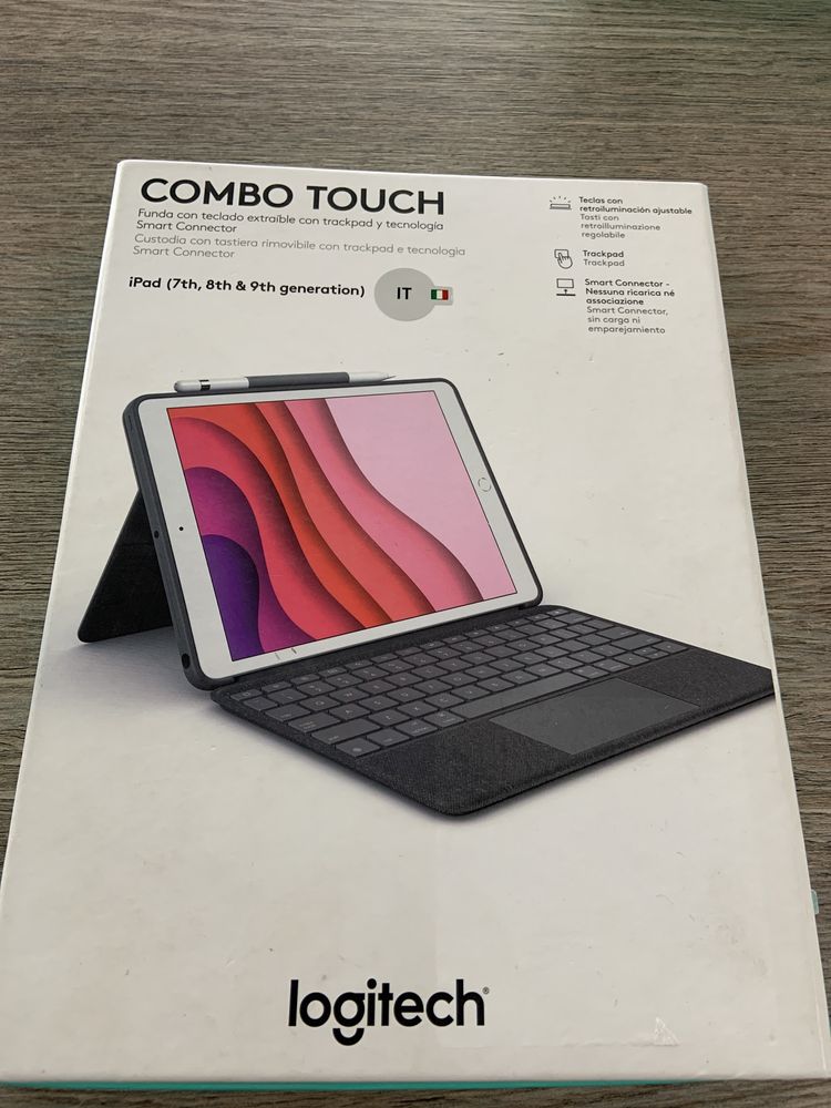 Husa cu tastatura iPad generatia 7,8 si 9