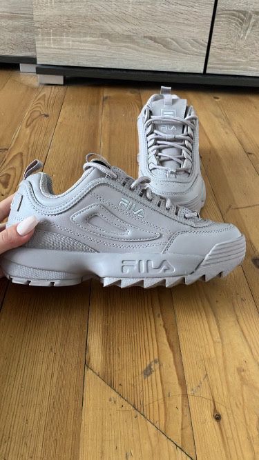 Обувки Fila