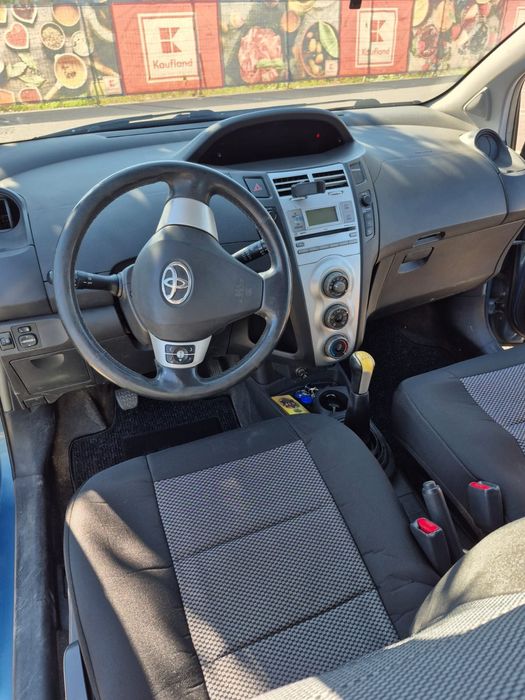 Vând Toyota Yaris