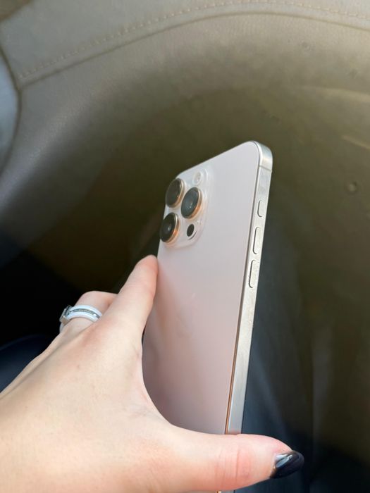 Продается Iphone 16 pro max